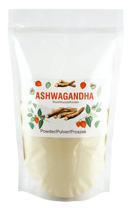 Poudre fine d'Ashwagandha en gros plan dans un bol en céramique pour compléments alimentaires.